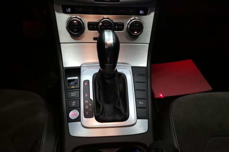 Used Volkswagen Magotan 2012 Travel Edition 2.0 TSI Comfort Version