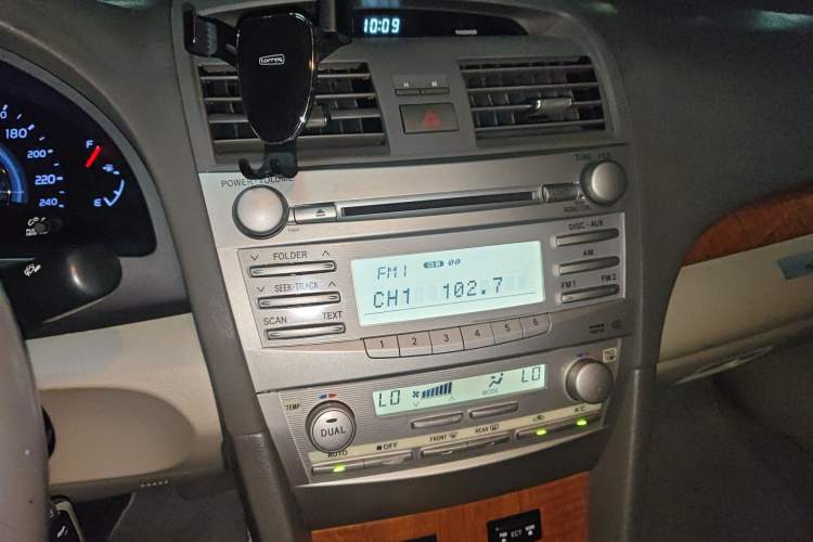 Used Toyota Camry 2012 200G Classic Luxury Edition Audio And AC Panel