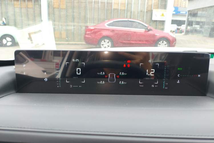 Used CHANGAN Eado 2025 Blue Whale 1.5T 500Bar Prestige Model
