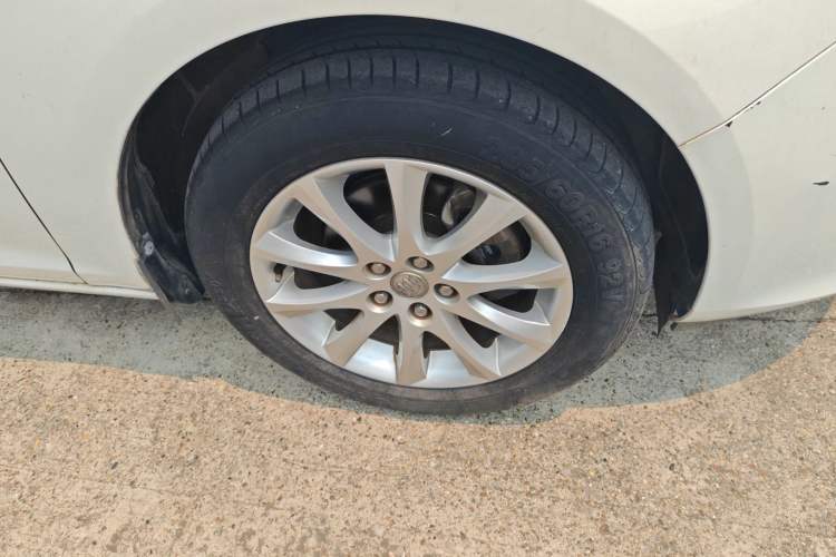 Used Buick GT 2013 XT 1.6L Automatic Fashion Edition Right Front Wheel Hub