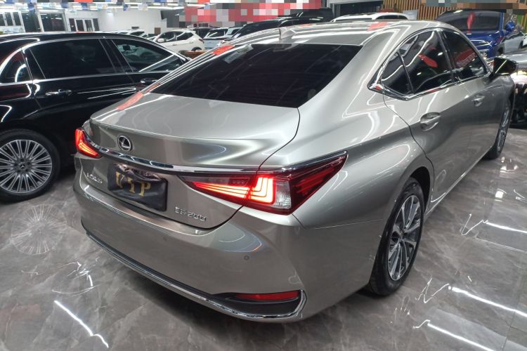 Used Lexus ES 2023 200 Excellence Edition