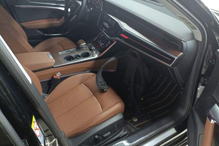 Used Audi A6 2022 allroad quattro Explorer 55 TFSI Prestige Off-Road Model