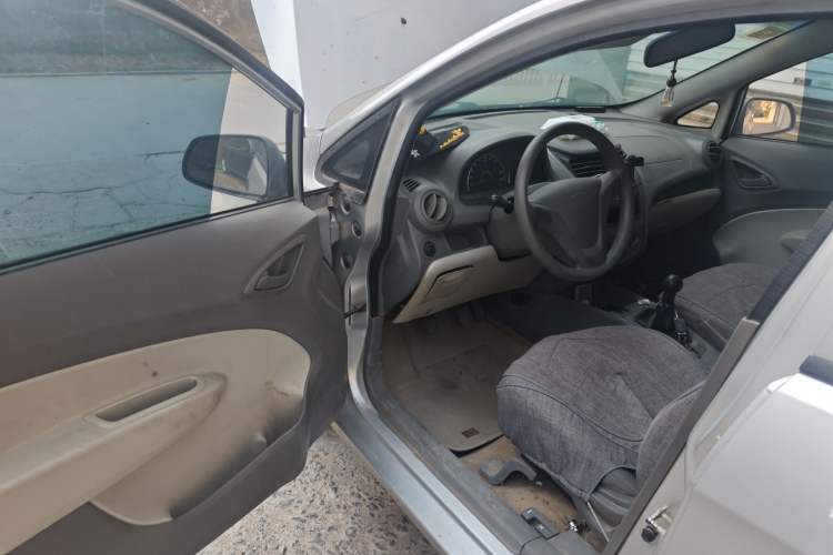 Used Chevrolet Sail 2011 Sedan 1.4L Manual Happiness Edition
