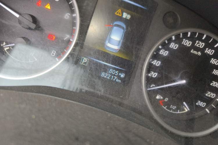 Used Nissan Lannia 2020 1.6L CVT Smart Connect Smart Cool Edition Odometer Close Up