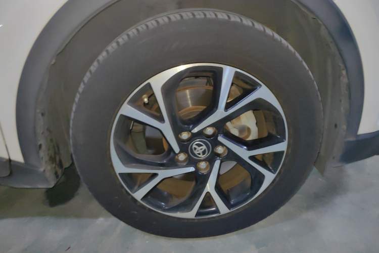 Used Toyota C-HR 2018 2.0L Luxury Edition China VI Standard
