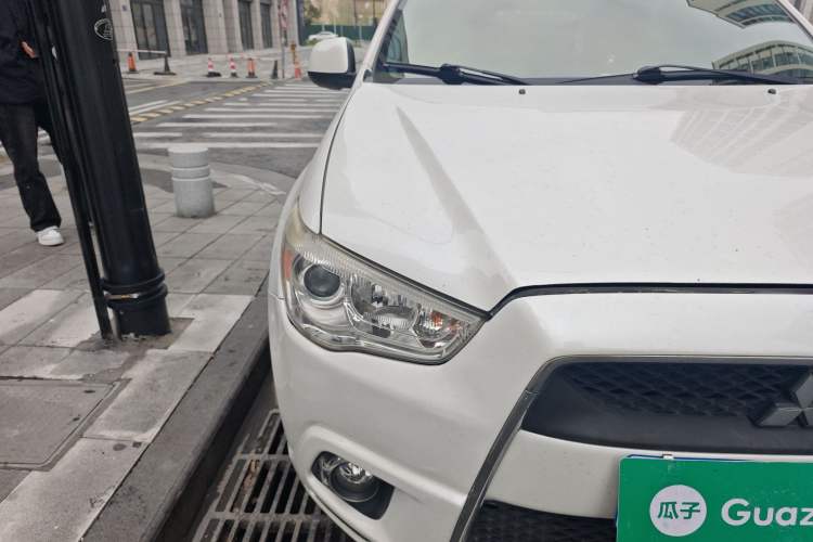 Used Mitsubishi ASX 2011 2.0 L Two-Wheel Drive XuanYi Version
