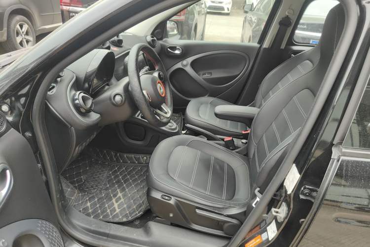 Used smart forfour 2016 0.9T 66 kW Pioneer Edition Left Front Seat