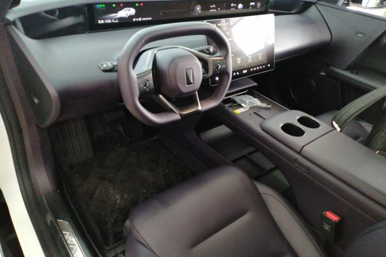 Used Avatr 06 2025 Max Extended-Range Edition Center Console