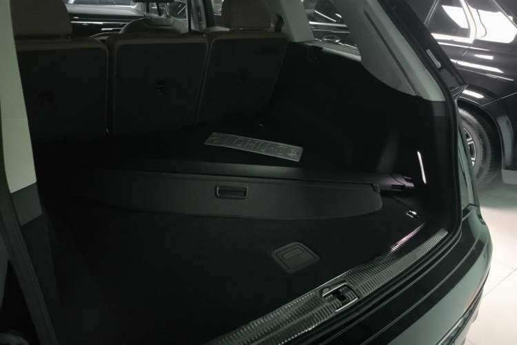 Used Audi Q7 2024 45 TFSI quattro S line Black Warrior Edition
