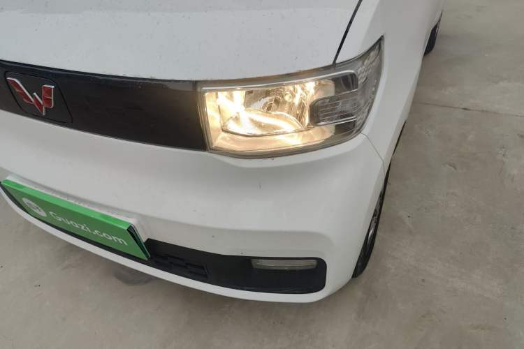 Used Wuling Hongguang MINIEV 2021 Macaron Sandwich Model 120 km Lithium Iron Phosphate Left Front Headlight