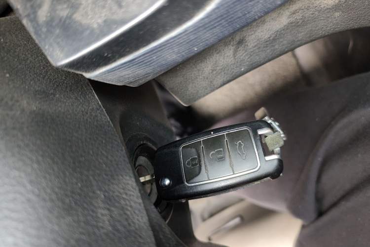 Used FORTHING Lingzhi 2024 M5L 1.5T Manual Base Model 7 Seats