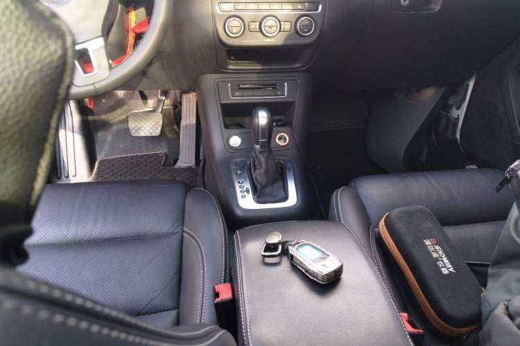 Used Volkswagen Tiguan 2016 300TSI Automatic All-Wheel Drive Luxury Edition Gear Lever