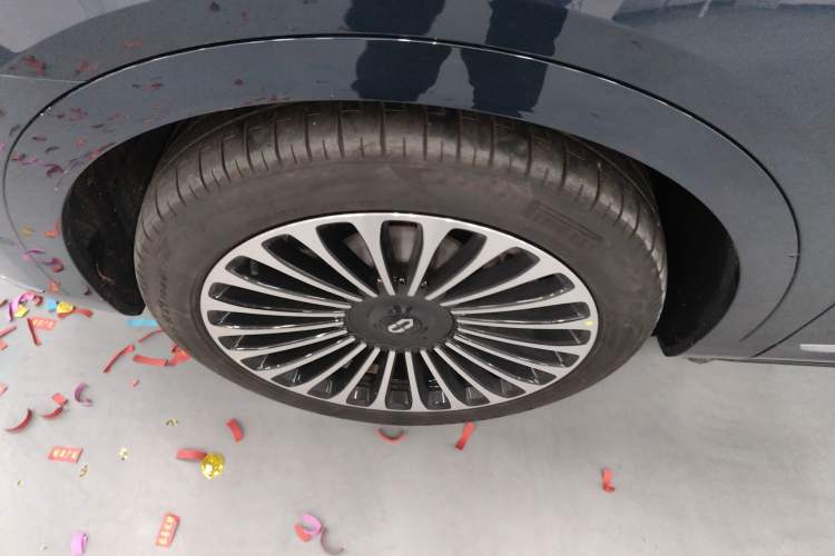 Used Hima AITO M9 2025 Extended-Range Ultra Version 52 kWh 6-Seater
