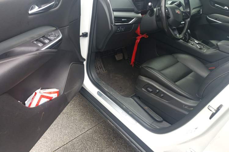 Used Cadillac XT4 2018 28T Two-Wheel Drive Leading Version
