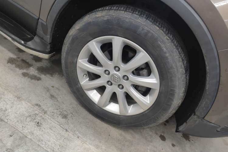 Used Buick Envision 2017 20T Two-Wheel Drive Luxury Model Right Front Wheel Hub