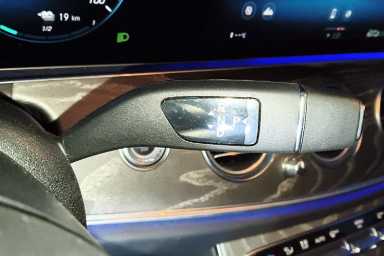 Used Mercedes-Benz E-Class New Energy 2022 Restyled E 350 e L Plug-in Hybrid Sports Sedan Gear Lever