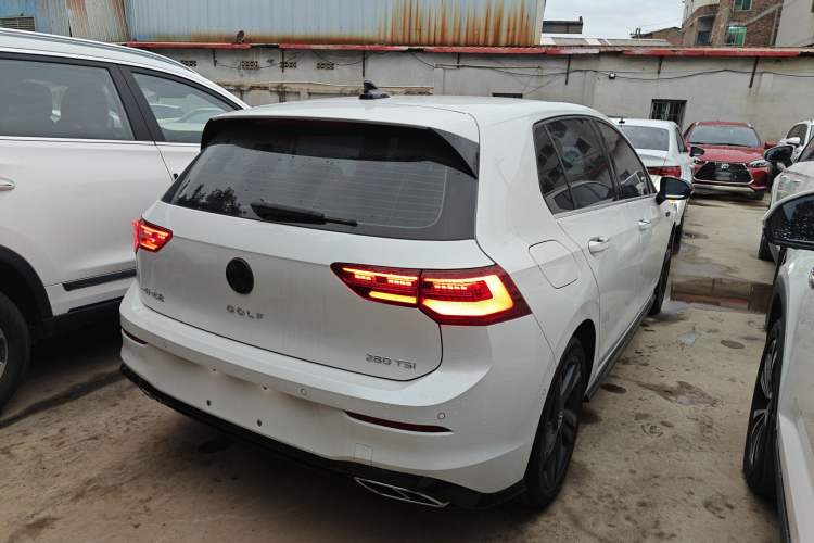 Used Volkswagen Golf 2023 280TSI DSG R-Line Lite
