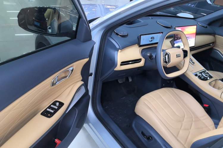 Used Geely Galaxy Xingjian 7 EM-i 2025 120km Exploration+ Version Driver Seat