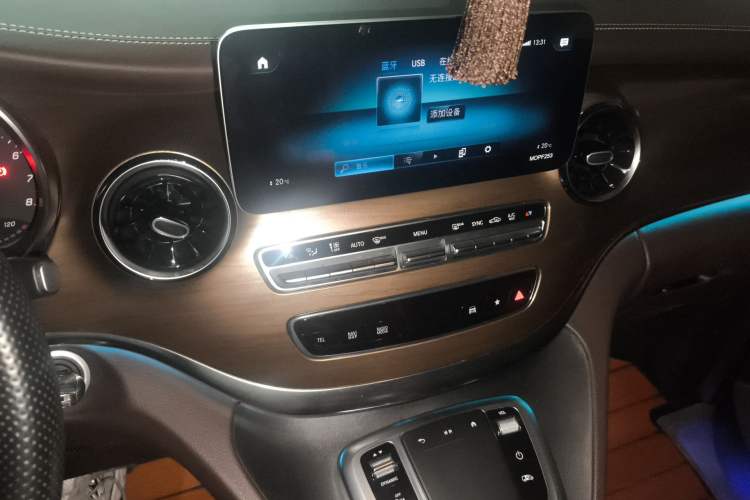 Used Mercedes-Benz V-Class 2022 V 260 L Long-wheelbase Luxury Edition Audio And AC Panel