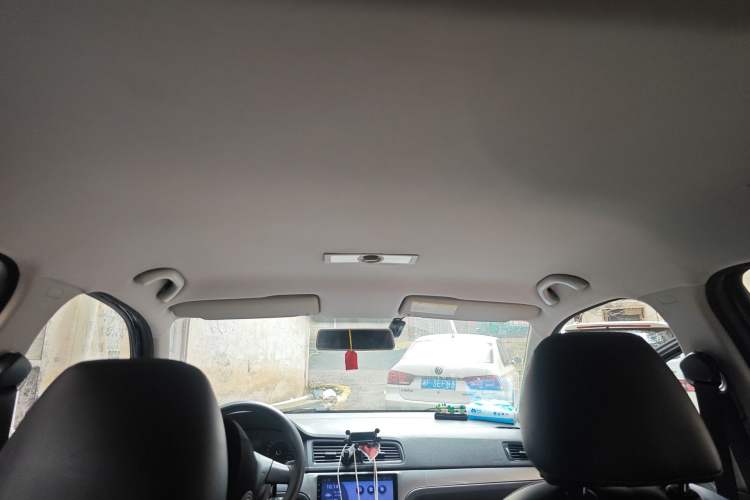 Used Volkswagen Lavida 2015 1.6L Automatic Fashion Edition Headliner