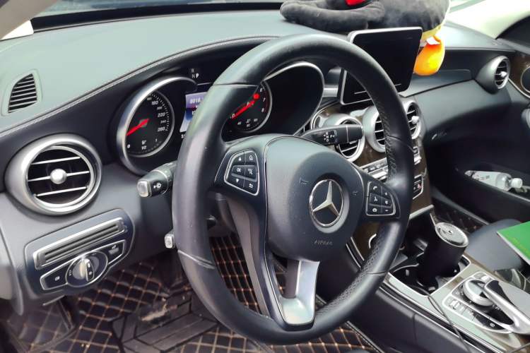 Used Mercedes-Benz C-Class 2018 C 180 L Fashion Model