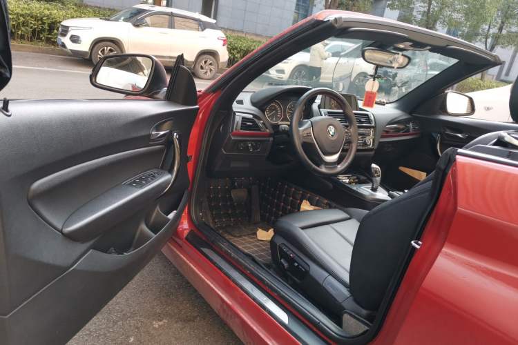 Used BMW 2 Series 2015 220i Convertible Coupe Leading Model
