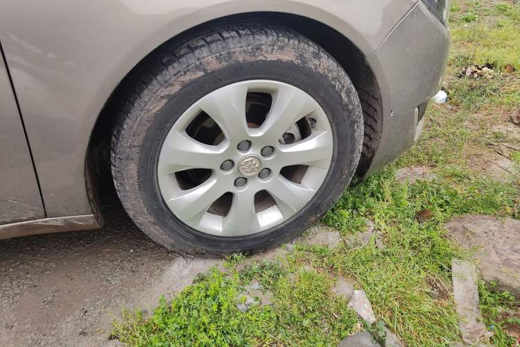 Used Buick Regal 2014 2.0L Leading Fashion Edition Right Front Wheel Hub