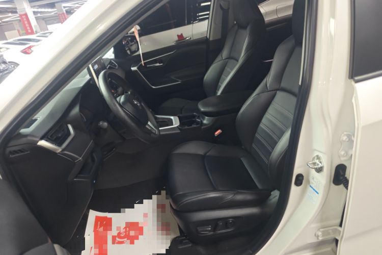 Used Toyota Wildlander 2020 2.0L CVT 4x4 Luxury Edition Left Front Seat