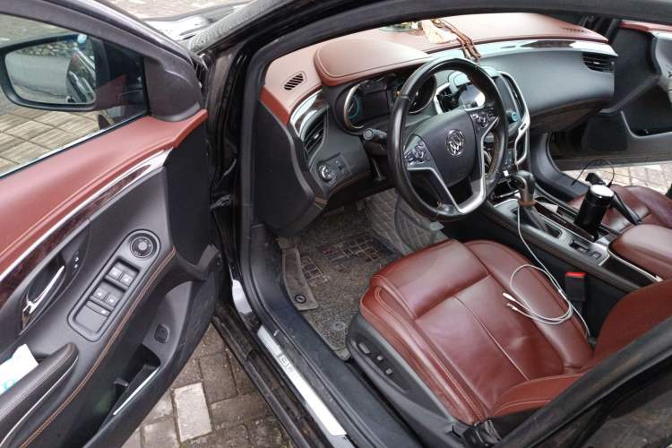 Used Buick LaCrosse 2014 2.0T SIDI Elite Tech Version Driver Seat
