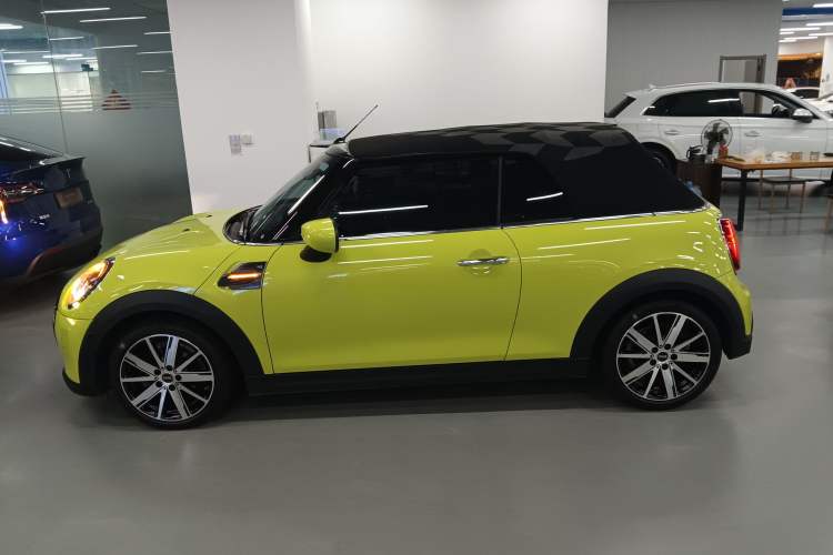 Used MINI MINI 2022 1.5T COOPER CABRIO Sidewalk
