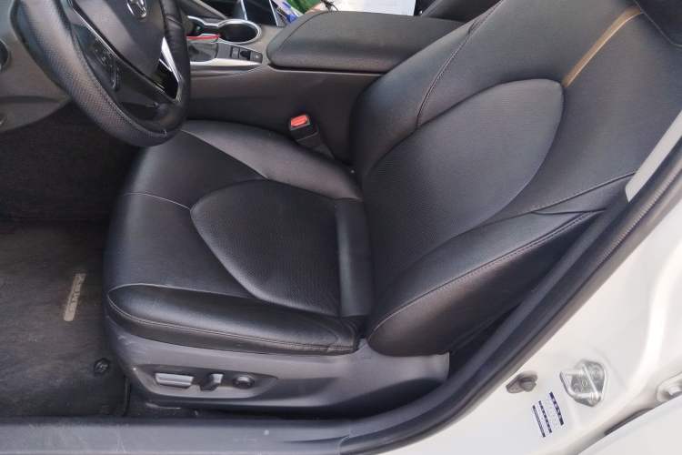 Used Toyota Camry 2021 2.0G Luxury Edition Left Front Seat