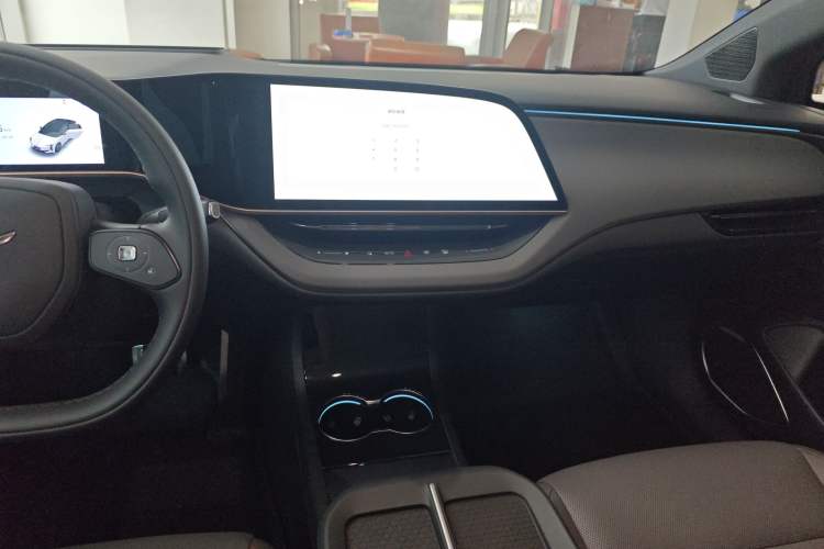 Used Hongqi EH7 2025 640 All-Wheel Drive Smart Selection Edition