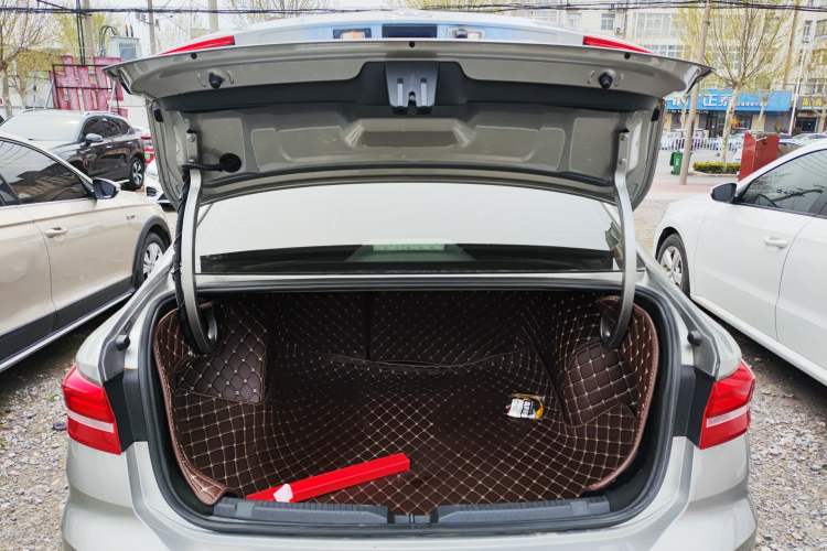 Used Volkswagen Lavida 2021 1.5L Automatic Comfort Edition Trunk