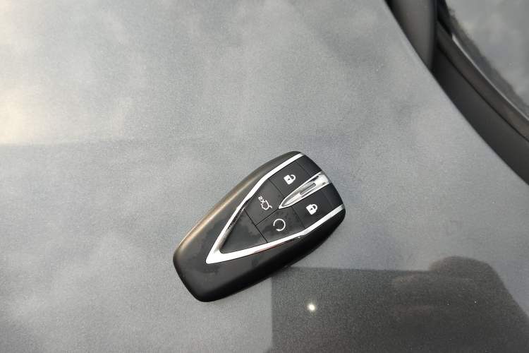 Used CHANGAN OSHAN Z6 2023 Blue Whale 1.5T DCT Smart-Led City Edition Interior 1