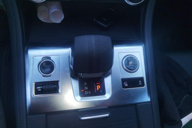 Used Jaguar F-PACE 2021 250 PS Gear Lever