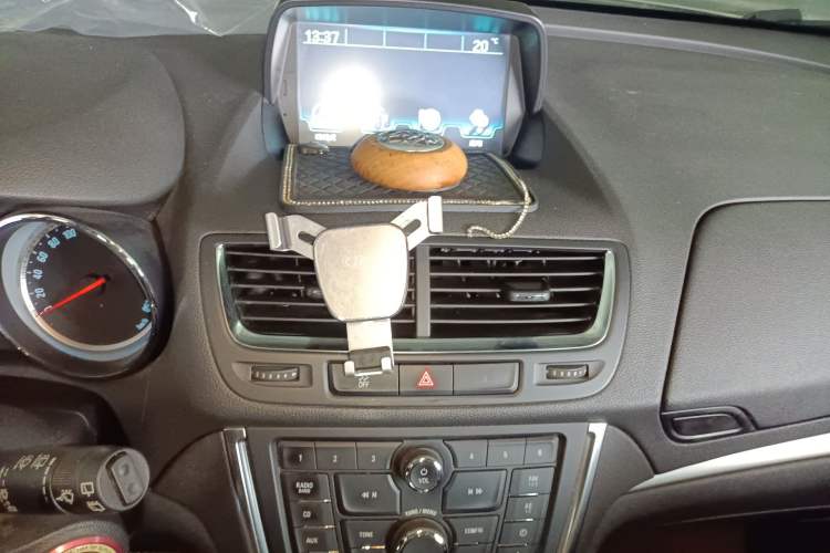 Used Buick Encore 2015 1.4T Automatic Two-Wheel Drive Urban Elite Version
