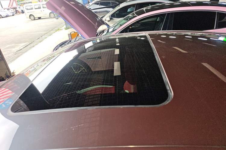 Used MG 5 2021 Revised Version 180 DVVT CVT Youth Luxury Edition Roof