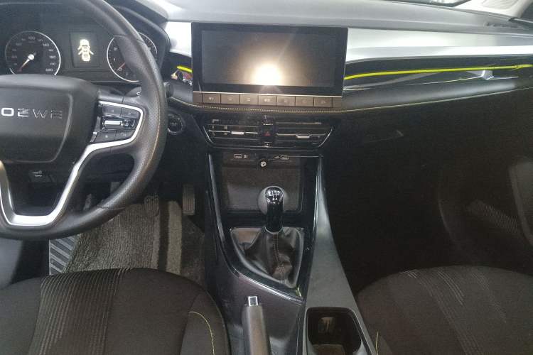 Used Roewe i5 2021 1.5L Manual Platinum Edition
