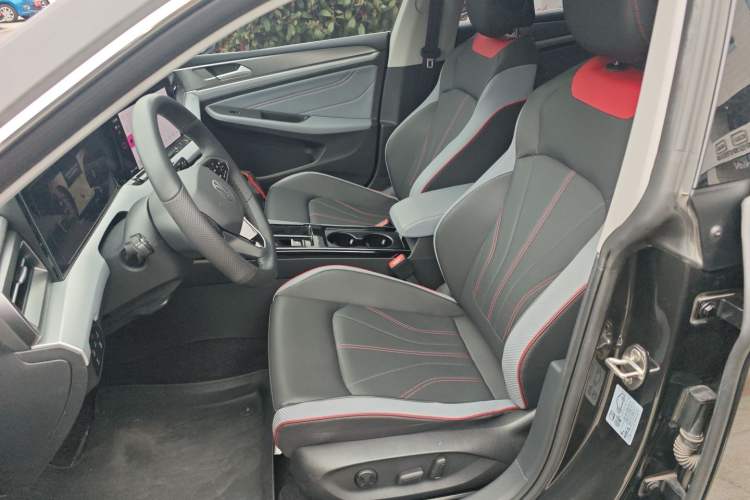 Used Volkswagen Lamando 2024 Lavida L 280TSI DSG Cool & Spicy Edition Left Front Seat