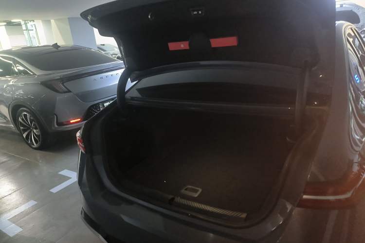 Used BMW i5 2024 eDrive 35L Luxury Model with M Sport Package
