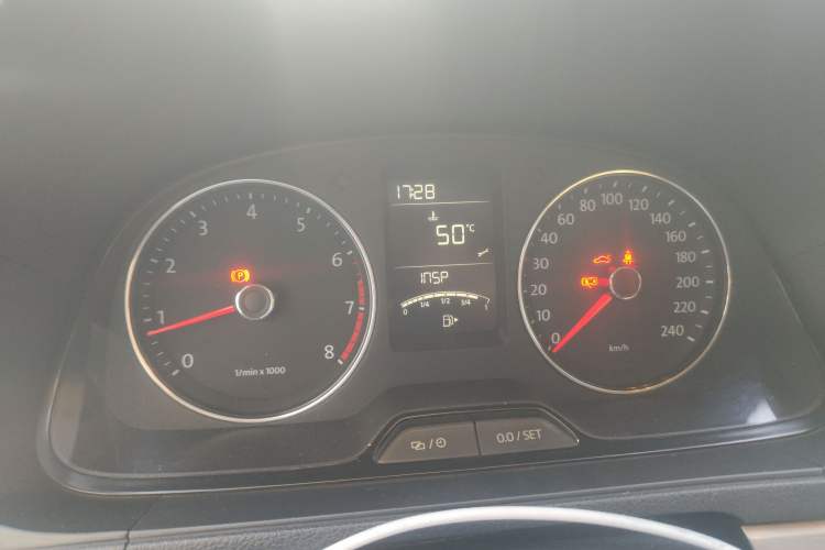 Used Volkswagen Lavida 2013 1.6L Manual Comfort Edition
