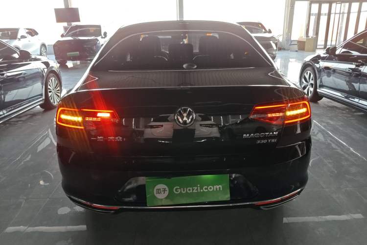 Used Volkswagen Magotan 2018 330TSI DSG Luxury Model Rear