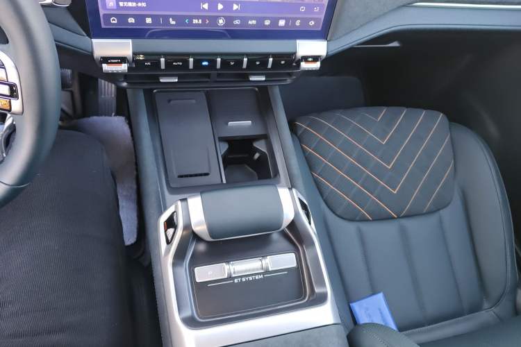 Used Deepal G318 2024 Four-Wheel-Drive Air Suspension Model