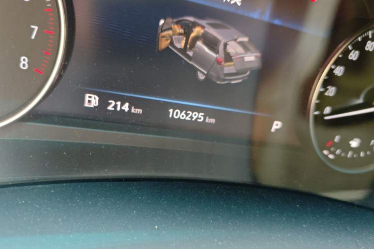 Used Buick GL8 2020 Land Cruiser Executive Class 652T Comfort Model Odometer Close Up