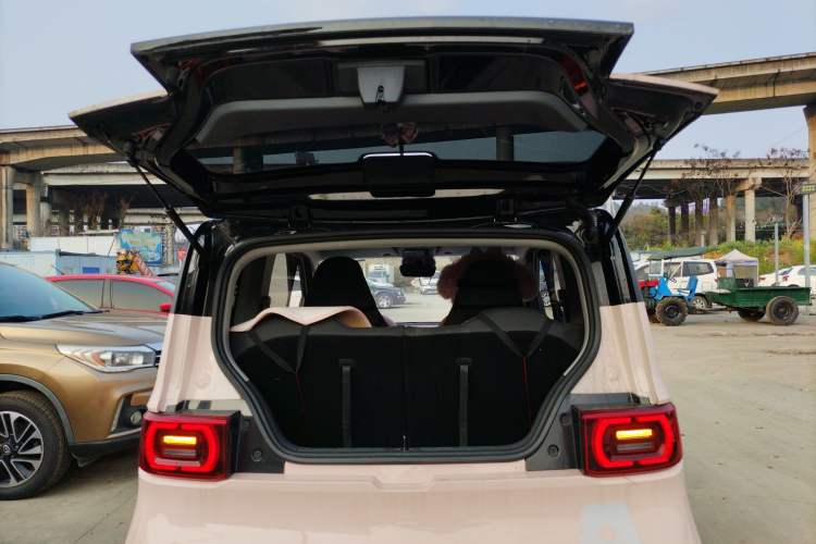 Used Wuling Hongguang MINIEV 2022 Macaron Premium Model – Lithium Iron Phosphate
