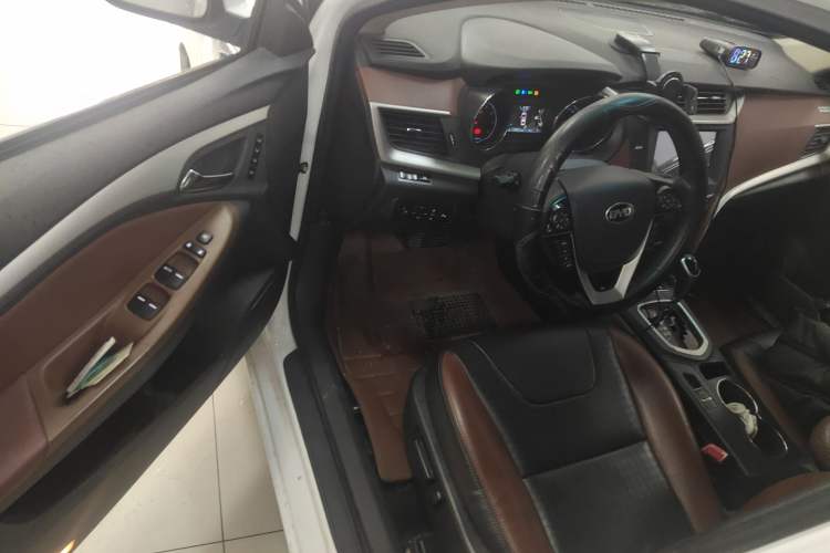 Used BYD G5 2014 1.5TID Automatic Flagship Model