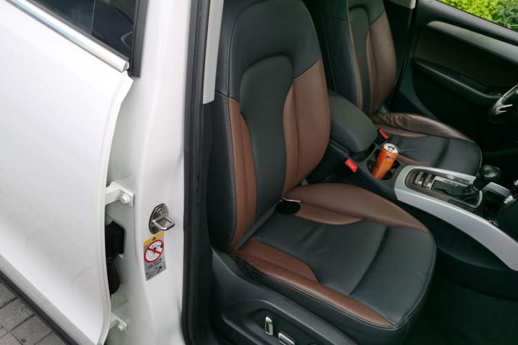 Used Audi Q5 2017 40 TFSI Technology Edition Right Front Seat