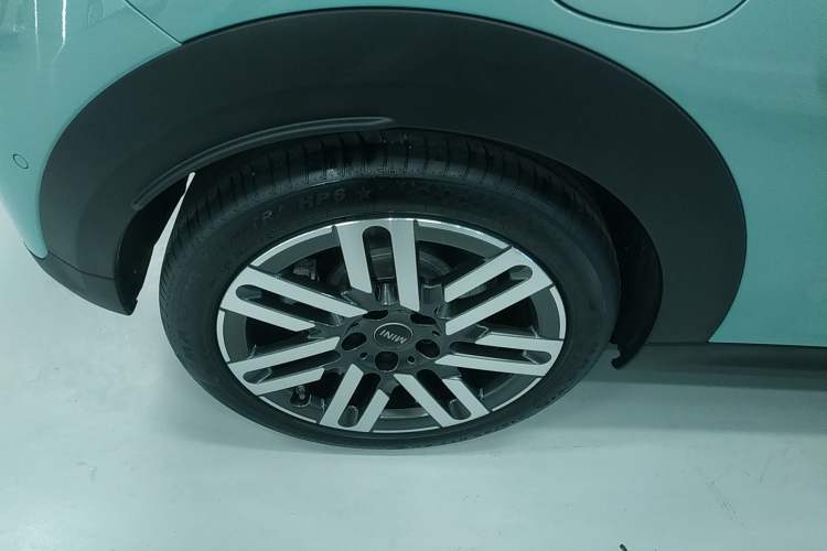 Used MINI 2025 1.5T COOPER Classic Edition
