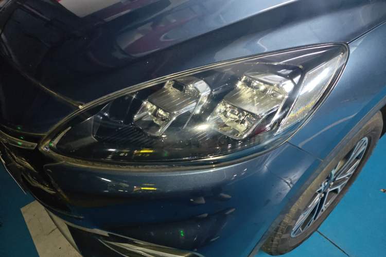 Used Ford Escape 2020 EcoBoost 245 Two-Wheel-Drive Titanium Edition Left Front Headlight