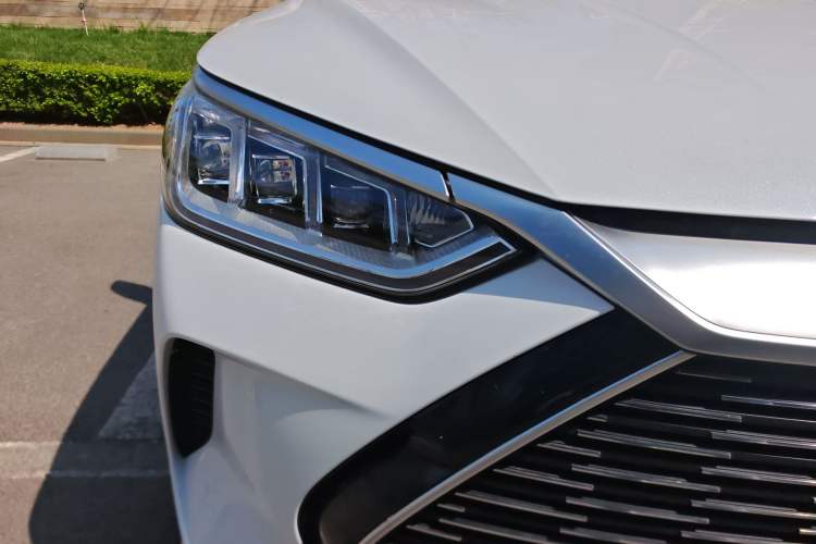 Used BYD Song PLUS New Energy 2021 DM-i 110KM Flagship PLUS Right Front Headlight